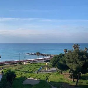 Mare 5 , Ventimiglia Italia